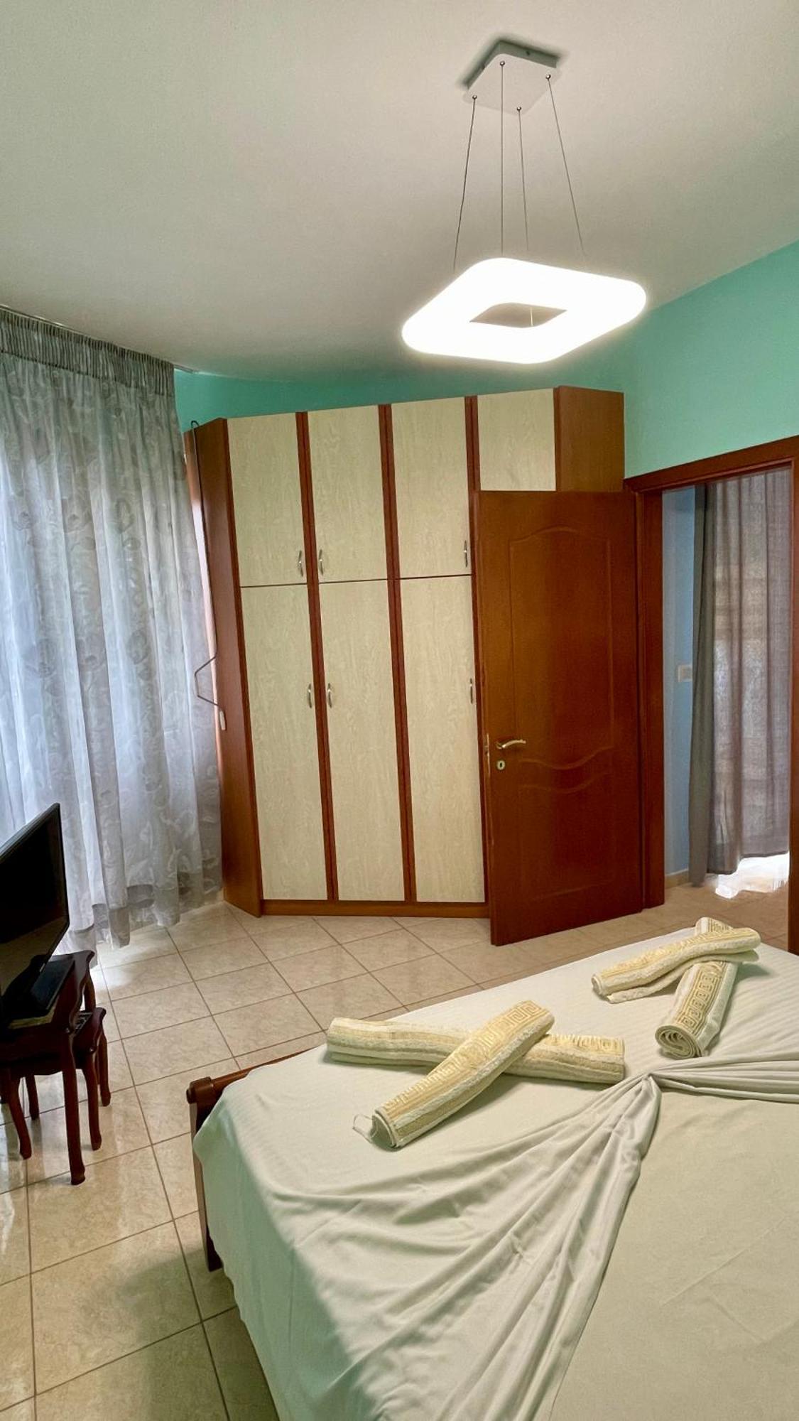 Sea Breeze Apartment Sarandë Exterior foto